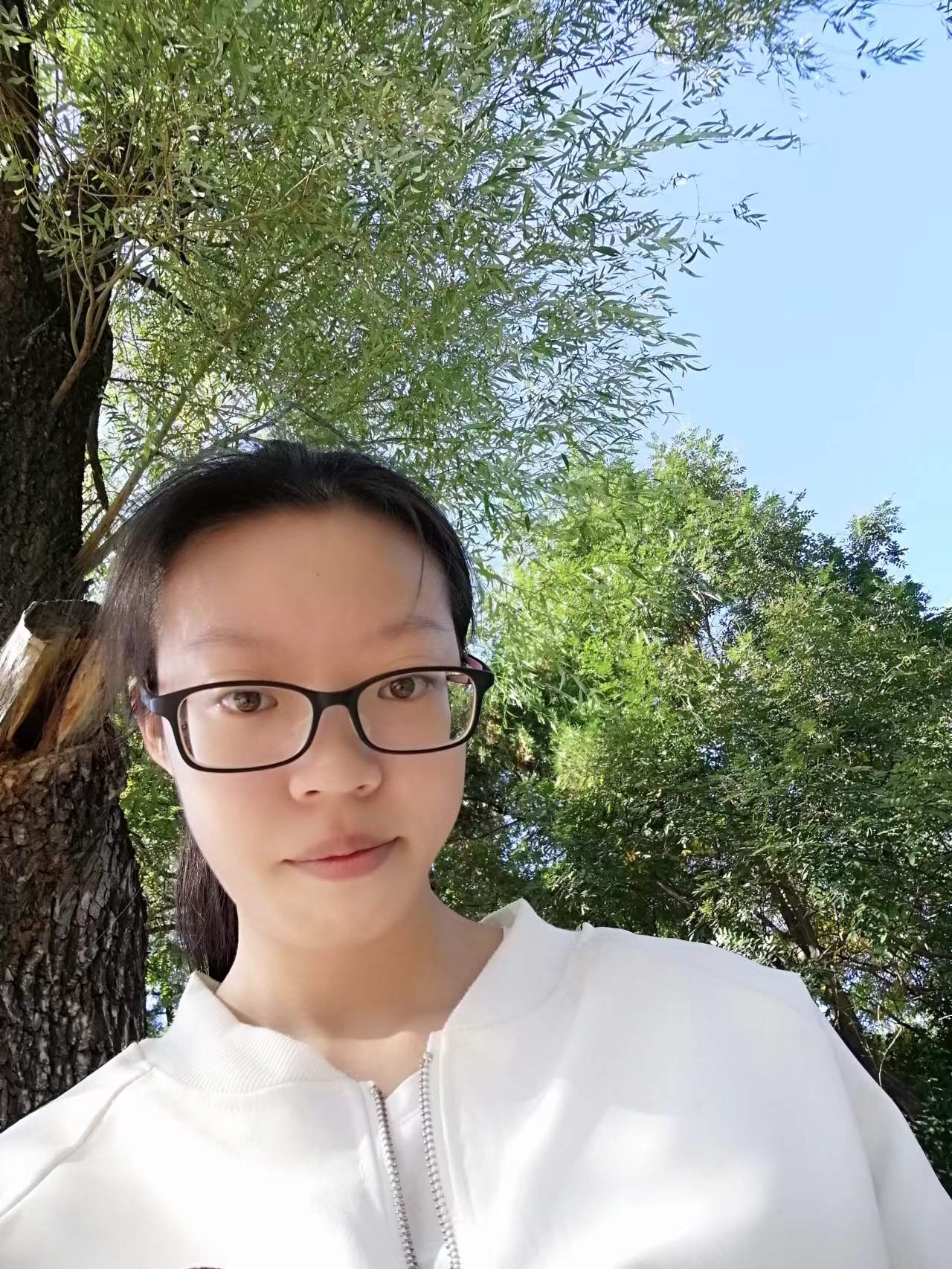 郭珺琨 (Junkun Guo)